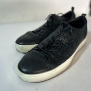 Ecco Men's Black Leather Sneaker